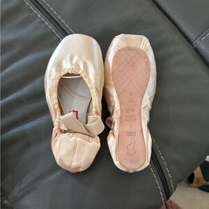 Bloch European Balance Pointe Shoes